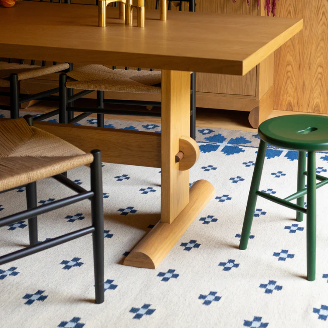 J27 Stool